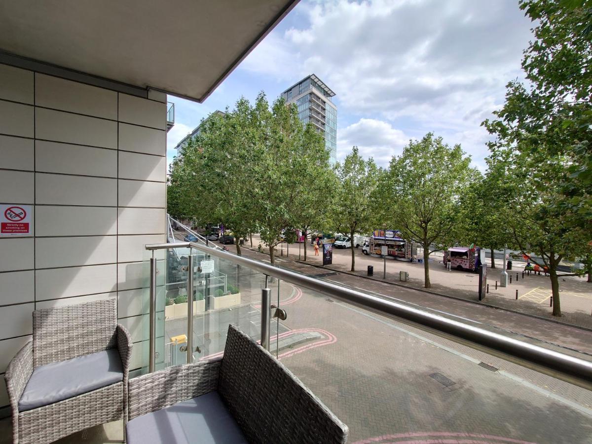 Fully Serviced Two Bed By Excel & O2 * Londra