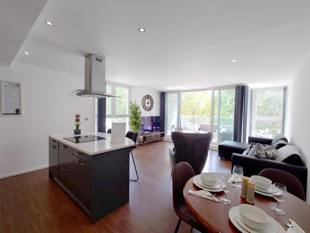 Apartament Fully Serviced Two Bed By Excel & O2 *
