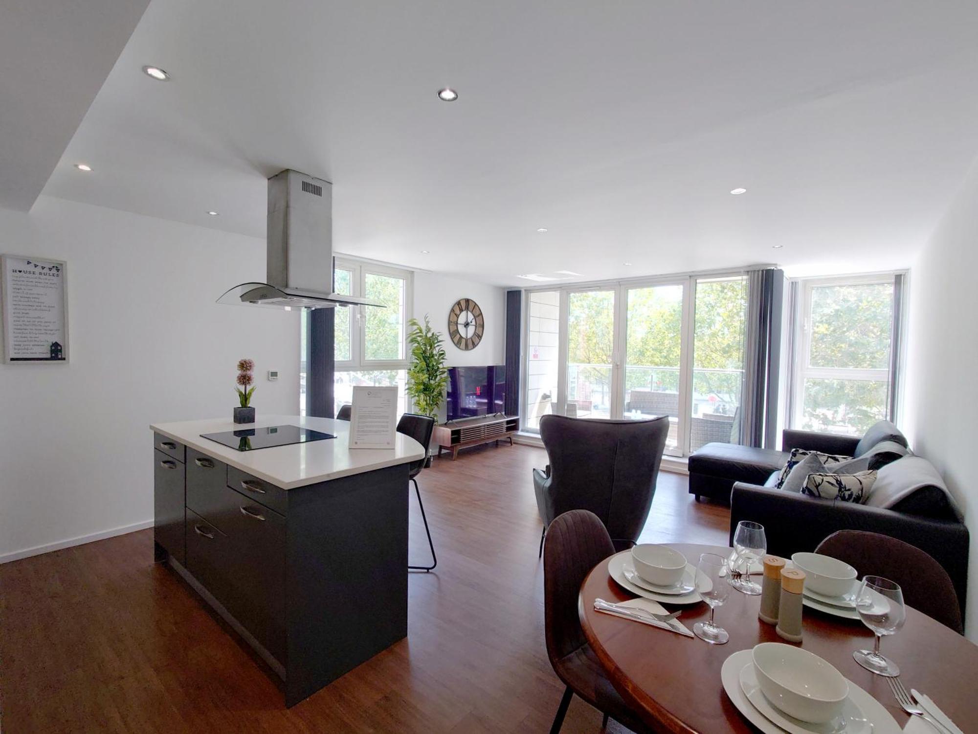 Fully Serviced Two Bed By Excel & O2 Londra