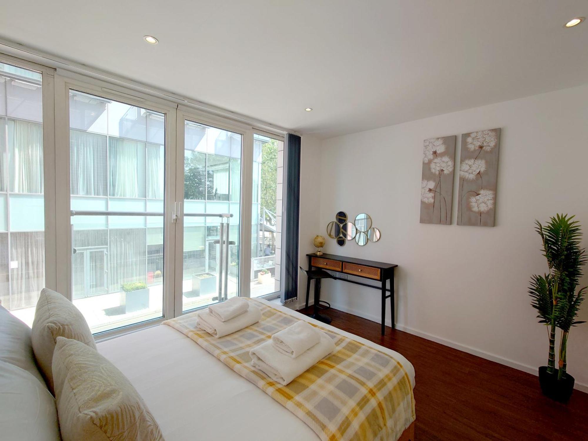 Fully Serviced Two Bed By Excel & O2 Apartament Londra